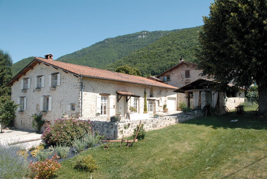 L'Estapade Des Tourelons Saint-Jean-en-Royans Exterior foto